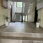 Great Location شقة *